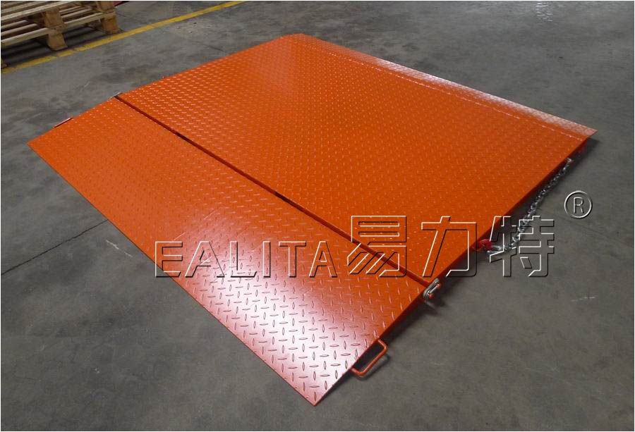 Folding Steel Container Ramp